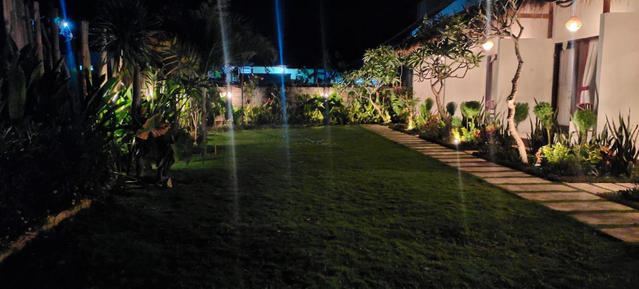 The Poetri Oka Hotel Batununggul Buitenkant foto