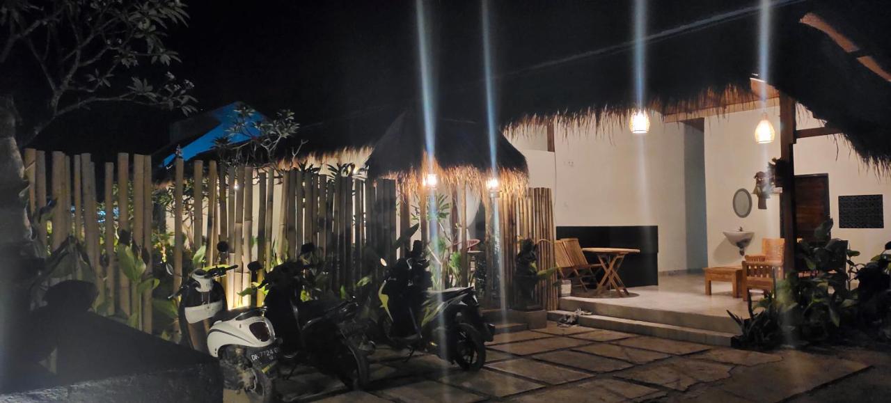 The Poetri Oka Hotel Batununggul Buitenkant foto