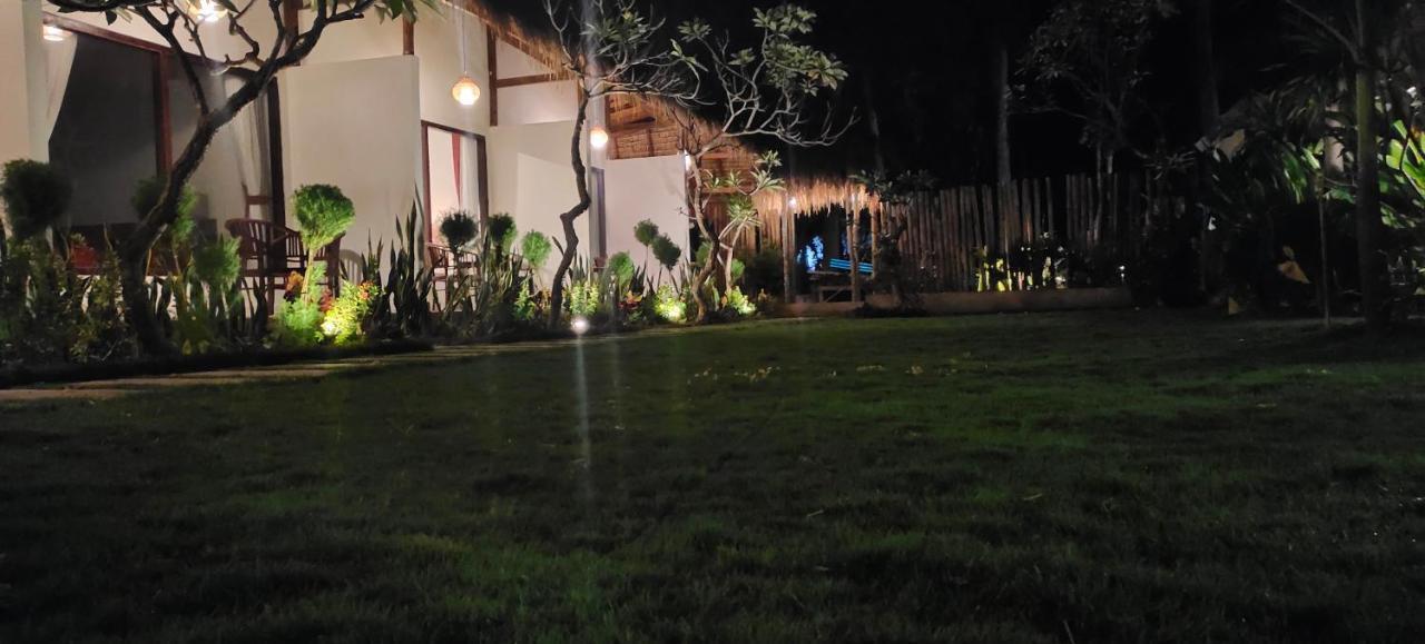 The Poetri Oka Hotel Batununggul Buitenkant foto