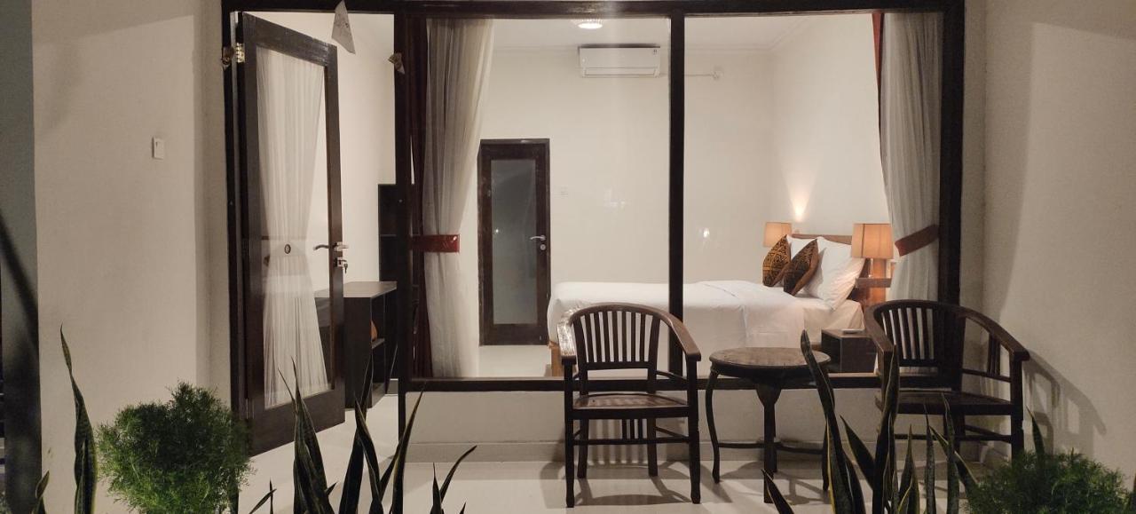 The Poetri Oka Hotel Batununggul Buitenkant foto
