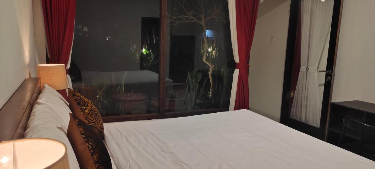 The Poetri Oka Hotel Batununggul Buitenkant foto